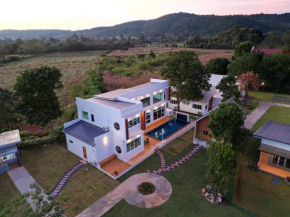 ถึงเที่ยงวัลเลย์เขาใหญ่ Thungtheiyng valley khaoyai
